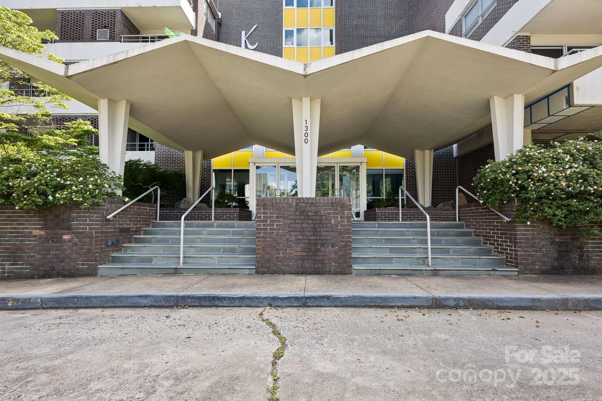 1300 Reece Road, Unit 507 Charlotte, NC 28209 - Photo 3 of 10 Gallery Image 3