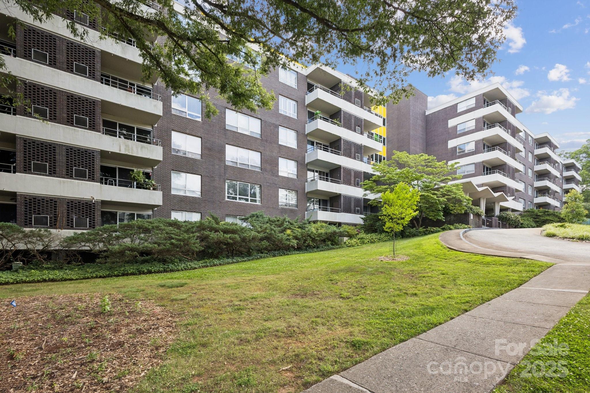 1300 Reece Road, Unit 507 Charlotte, NC 28209 - Photo 9 of 10 Gallery Image 9