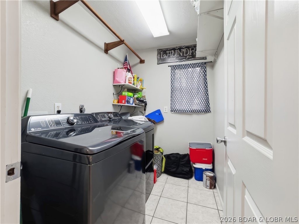 1589 Ridgeview Terrace Osage Beach, MO 65065 - Photo 28 of 60 Laundry