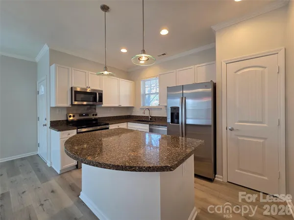$2,250 | 15437 Coventry Ct Lane, Charlotte, NC 28277