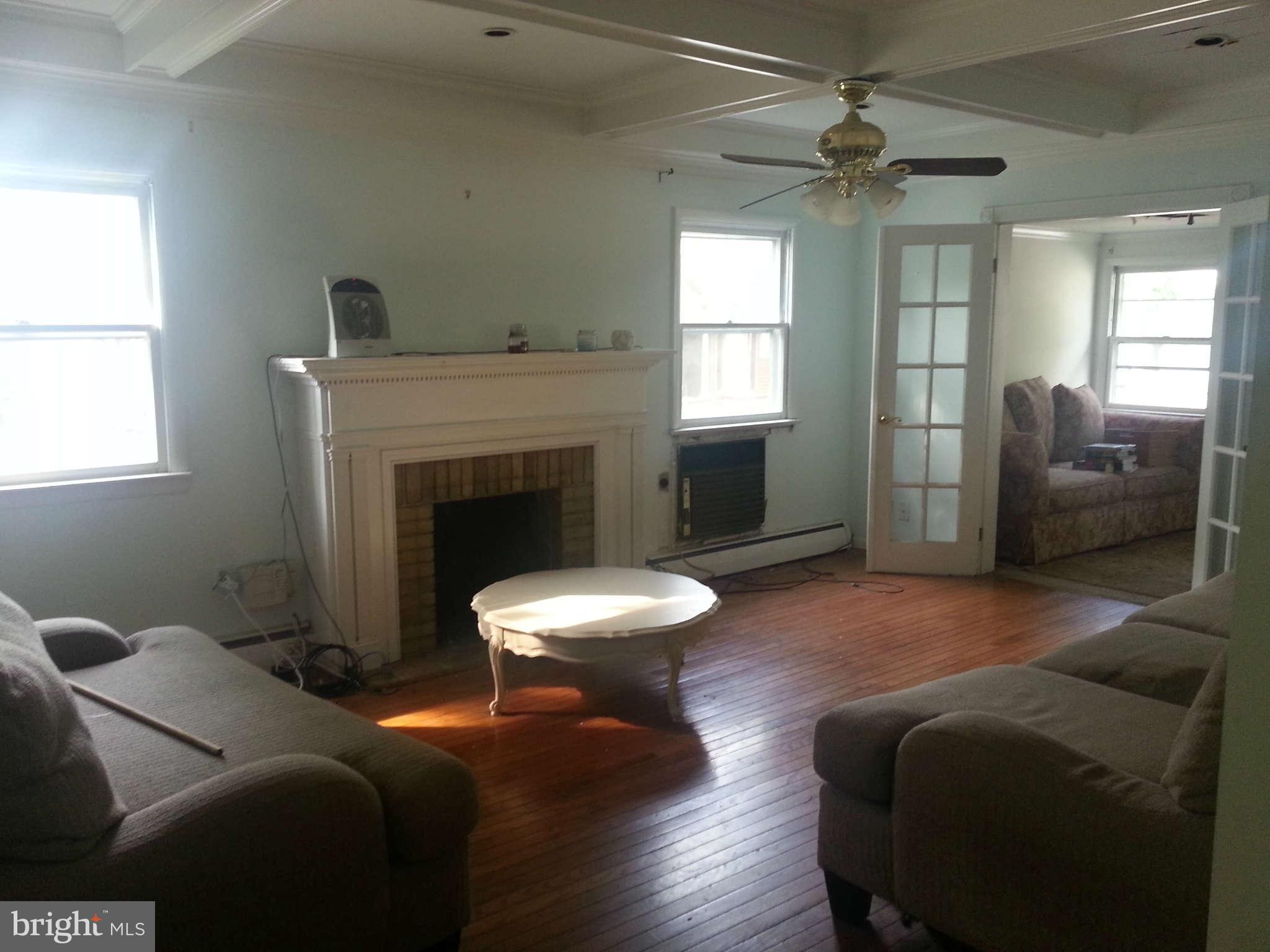 210 Maple Road Riva, MD 21140 - Photo 3 of 16 Living Room