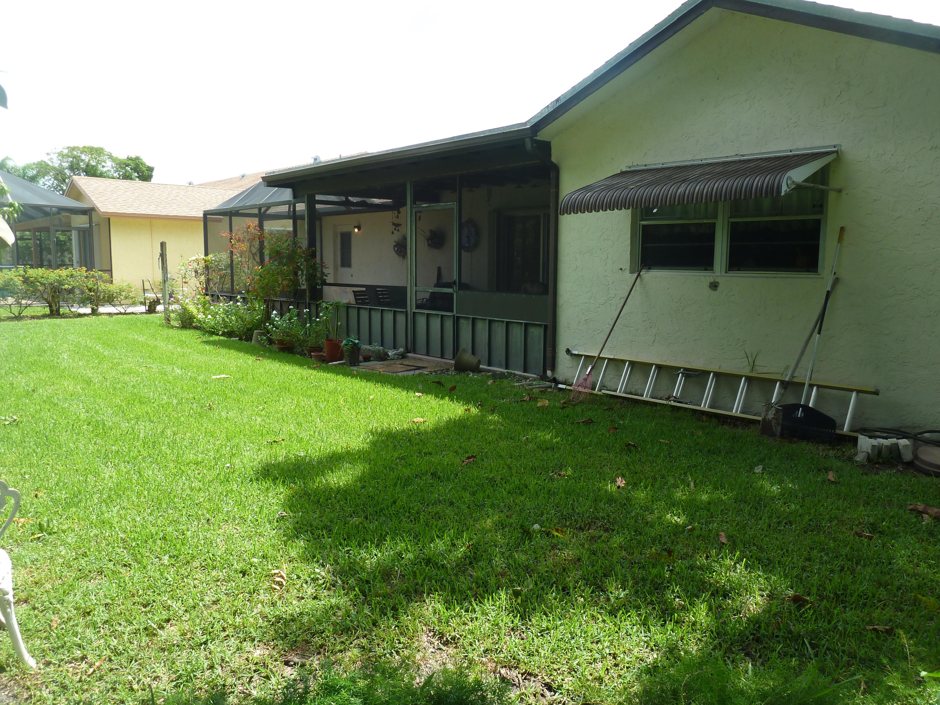 22982 Southwest 56th Avenue Boca Raton, FL 33433 - Photo 19 of 20 Back Garden