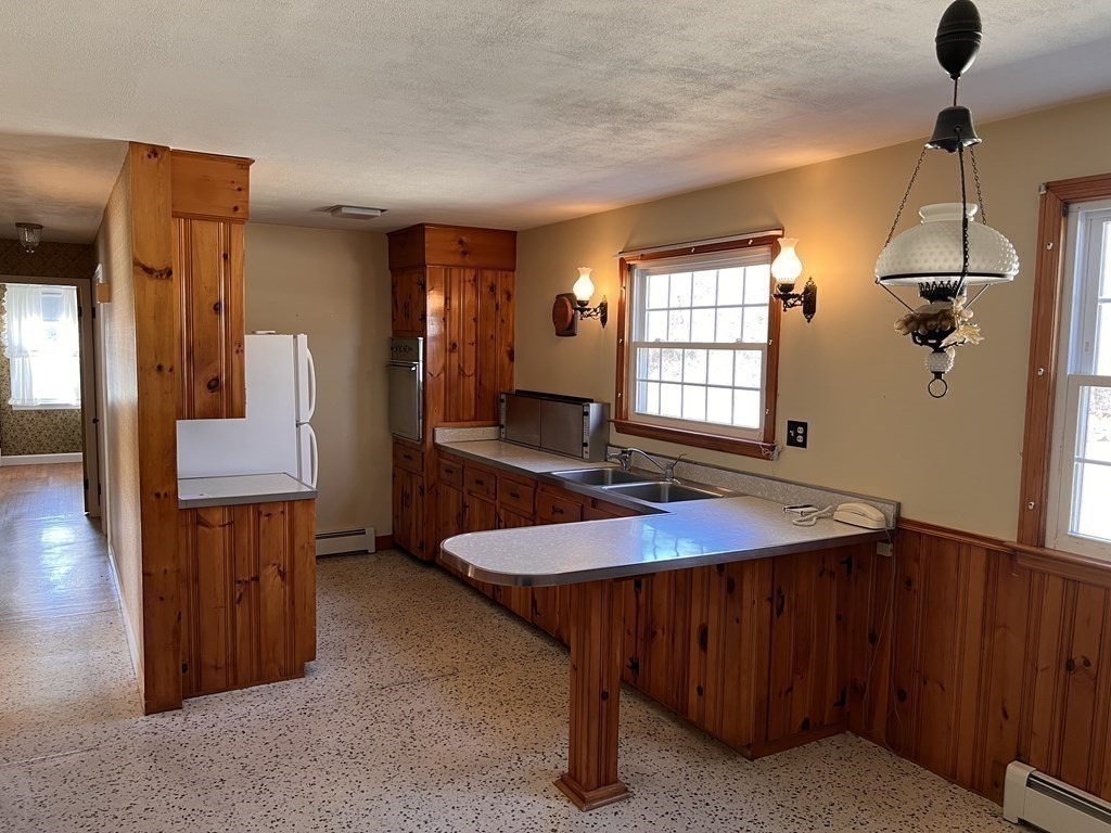 587 Spring Street Athol, MA 01331 - Photo 11 of 31 Gallery Image 11
