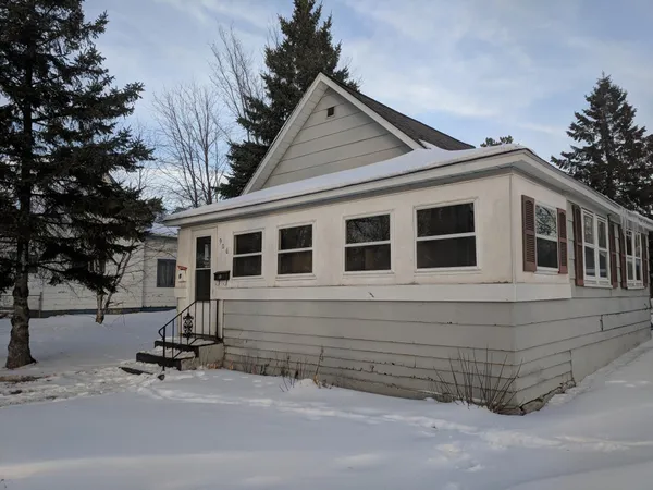 $99,900 | 906 Irvine Avenue Northwest, Bemidji, MN 56601