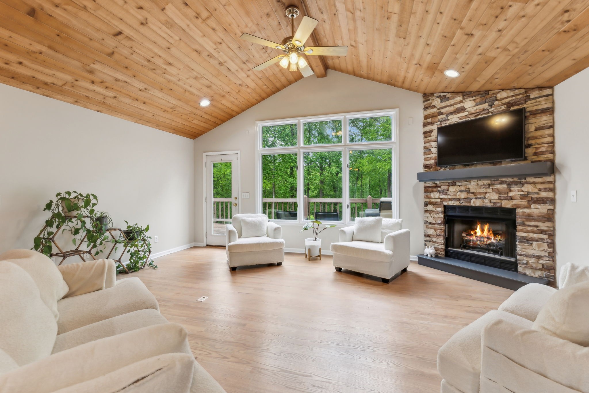 170 Cauble Ridge Lane Manchester, TN 37355 - Photo 14 of 71 a living room with furniture and a fireplace
