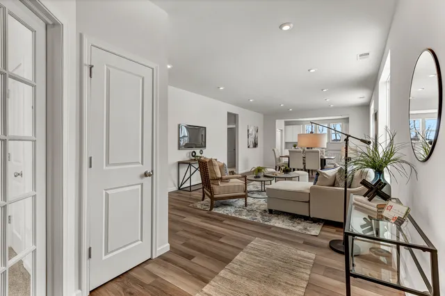 $409,478 | 2813 Spring Circle South, Lindenhurst, IL 60046