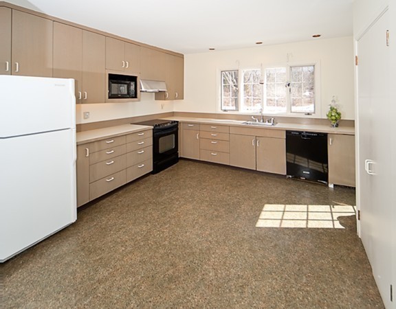 105 R Summer Street Hingham, MA 02043 - Photo 6 of 17 Gallery Image 6
