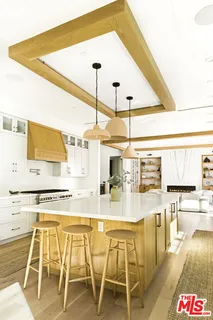 $4,995,000 | 6310 Mirror Lake Drive, Los Angeles, CA 90068