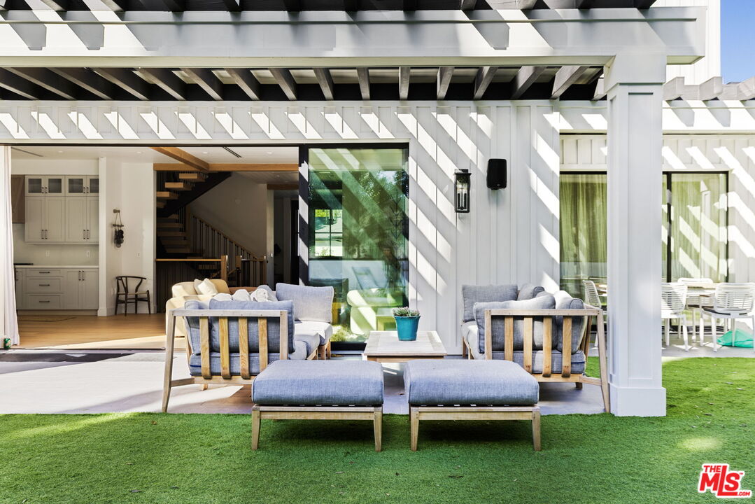 6310 Mirror Lake Drive Los Angeles, CA 90068 - Photo 7 of 34 a front view of building with outdoor seating
