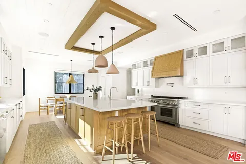 $4,995,000 | 6310 Mirror Lake Drive, Los Angeles, CA 90068