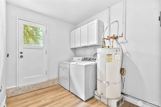 a view of utility room with washer and dryer