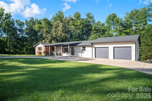 $560,000 | 98 North Pinecrest Lane, Hendersonville, NC 28739