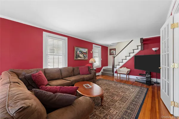$1,380,000 | 122 Palmyra Avenue, Woodmere, NY 11598