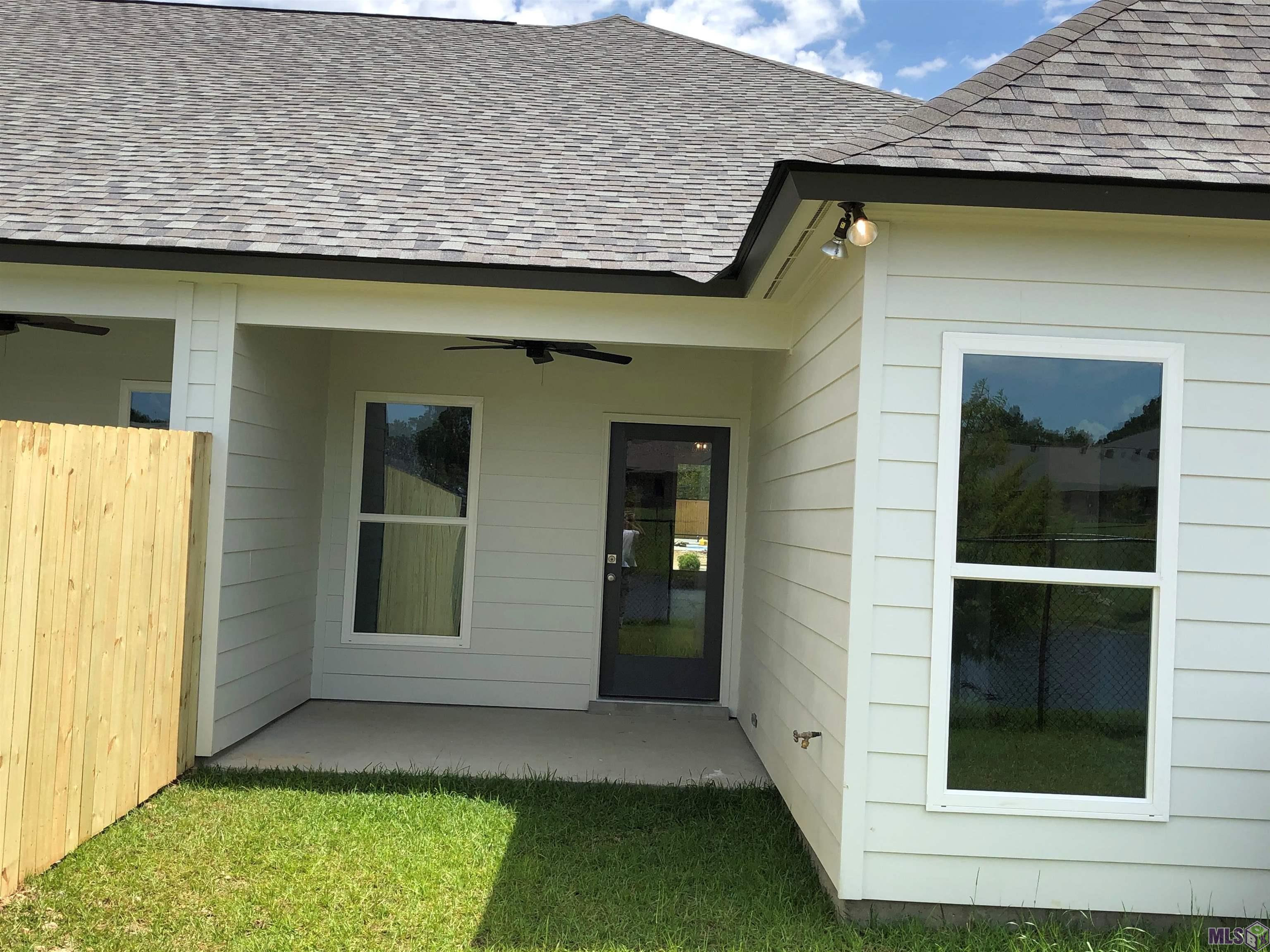 17530 Comfort Boulevard St. George, LA 70817 - Photo 2 of 8