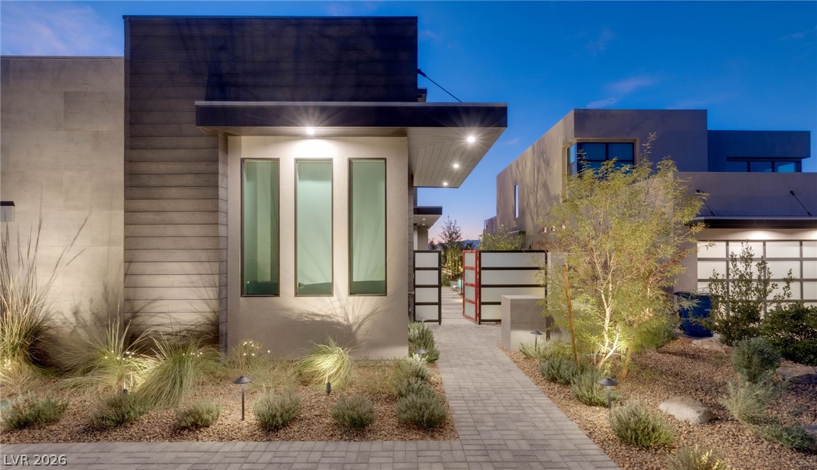 571 Overlook Rim Drive Henderson, NV 89012 - Photo 60 of 85 View of side of home