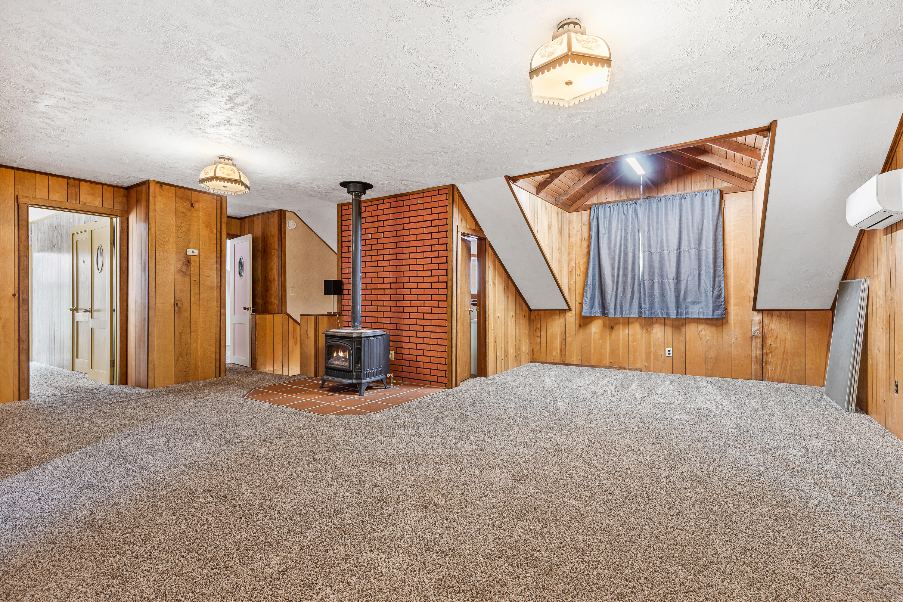 6380 Tunnel Loop Road Grants Pass, OR 97526 - Photo 83 of 83 Farmhouse Upstairs