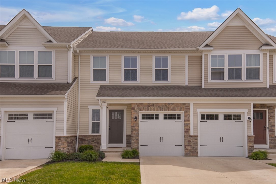 1169 Meadow Run Akron, OH 44321 - Photo 1 of 35