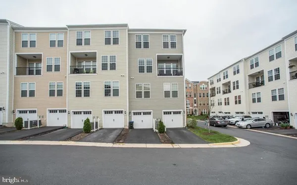 a view of multiple houses