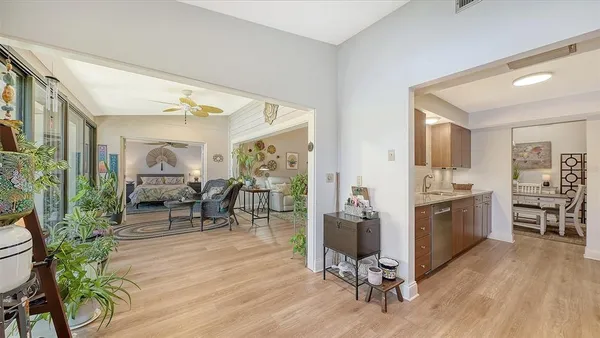 $430,000 | 6048 Wilshire Boulevard, Unit 2, Sarasota, FL 34233