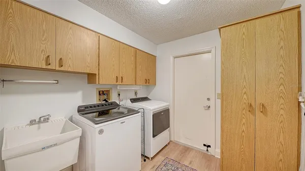 $430,000 | 6048 Wilshire Boulevard, Unit 2, Sarasota, FL 34233