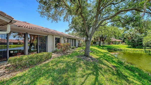 $430,000 | 6048 Wilshire Boulevard, Unit 2, Sarasota, FL 34233