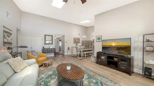 $430,000 | 6048 Wilshire Boulevard, Unit 2, Sarasota, FL 34233