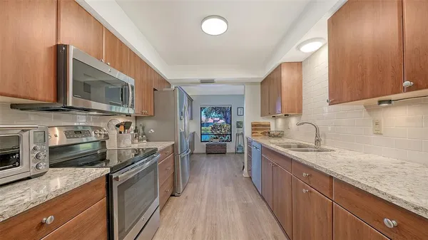 $430,000 | 6048 Wilshire Boulevard, Unit 2, Sarasota, FL 34233