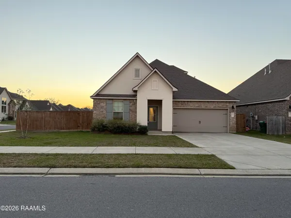 $2,600 | 401 Eastwood Drive, Lafayette, LA 70508