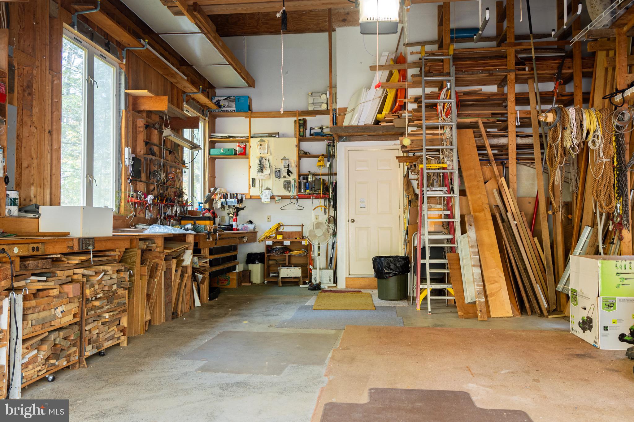 2720 Hidden Valley Road Accokeek, MD 20607 - Photo 27 of 43 walk in closet with window