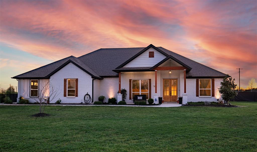 Beautiful single-story, 2021 home located in Bluegrass Estates of Springtown. 