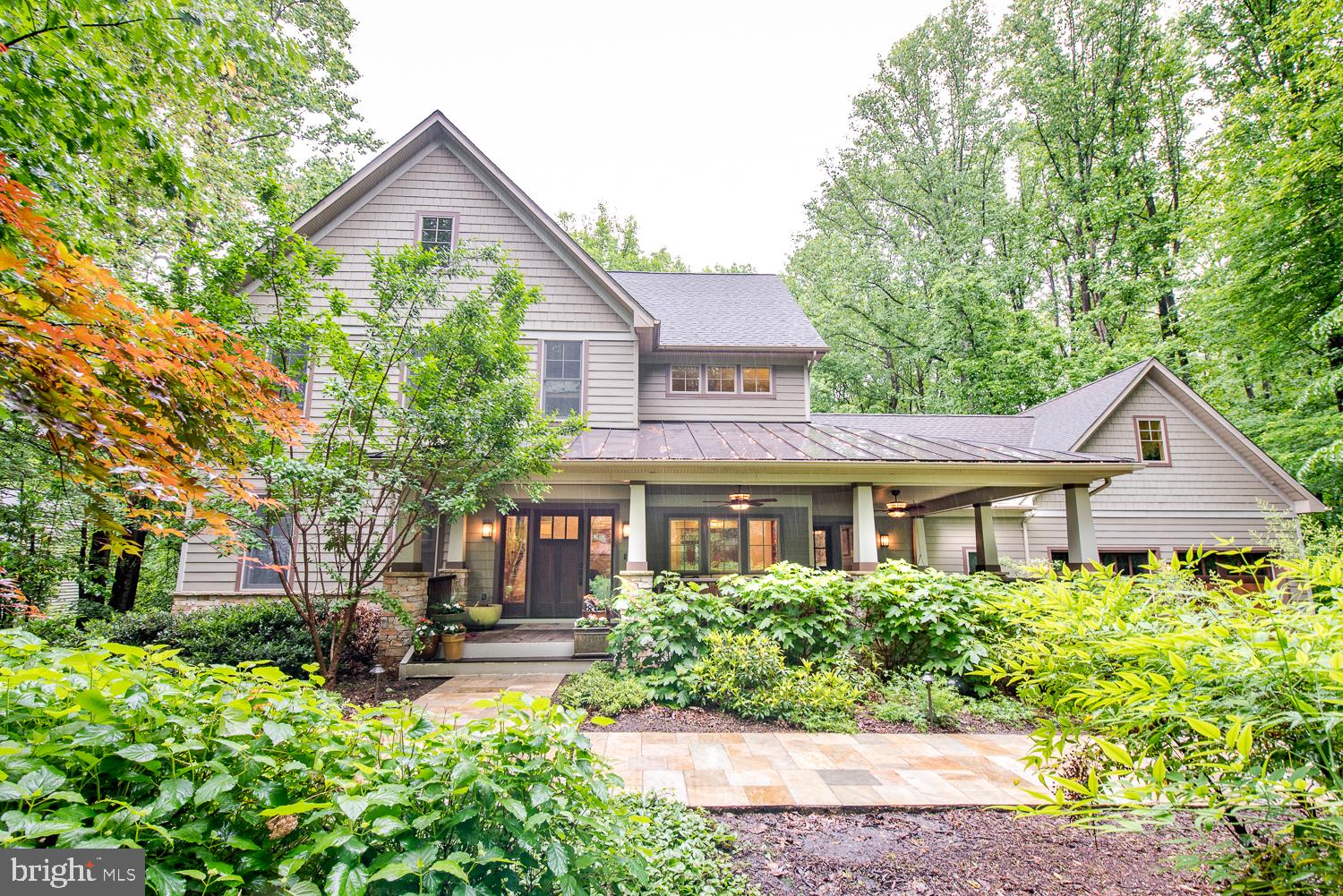 Custom Craftsman Home on 1+ acres of paradise