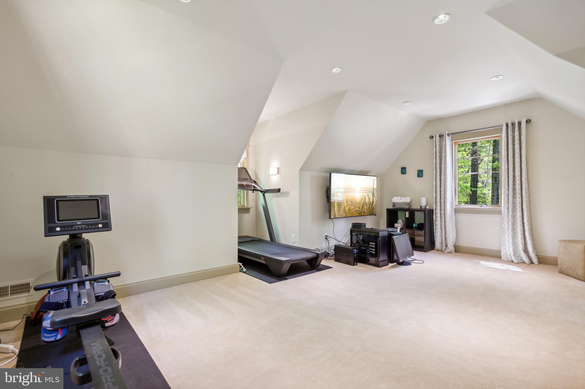 5019 Willowmeade Drive Fairfax, VA 22030 - Photo 46 of 77 Multi use space off Primary bedroom