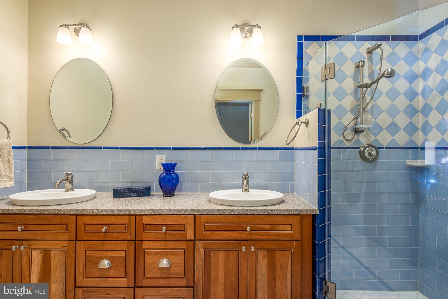 5019 Willowmeade Drive Fairfax, VA 22030 - Photo 51 of 77 Ensuite bath