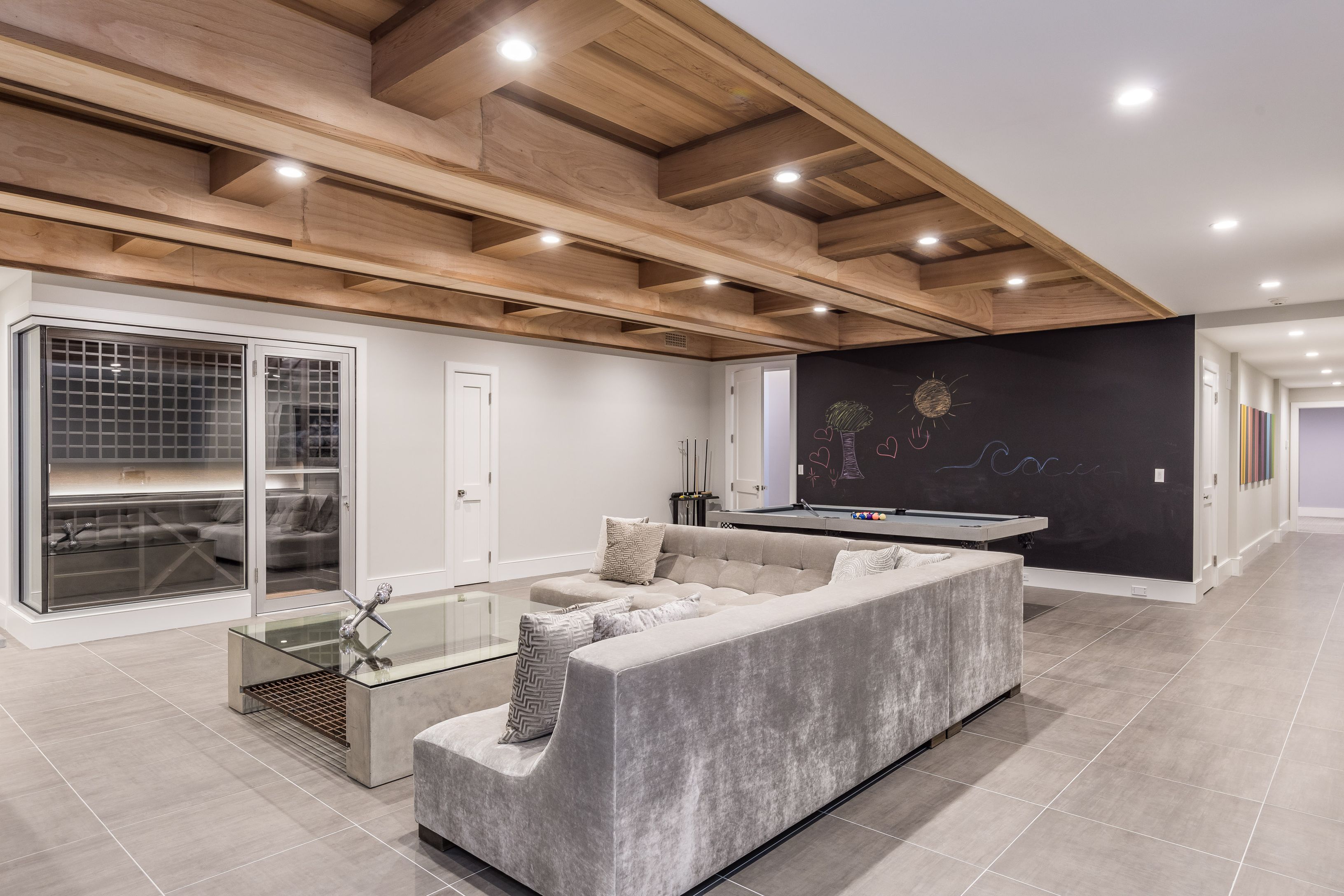 25 Jennifir Lane Bridgehampton, NY 11932 - Photo 36 of 44 a living room with furniture