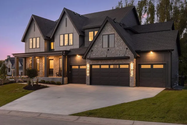 $2,388,287 | 4736 Ogden Trail North, Stillwater, MN 55082