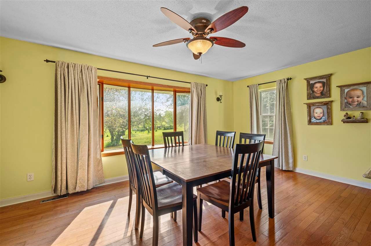 3025 Hidden Meadow Lane Riverside, IA 52327 - Photo 19 of 39 Dining Room