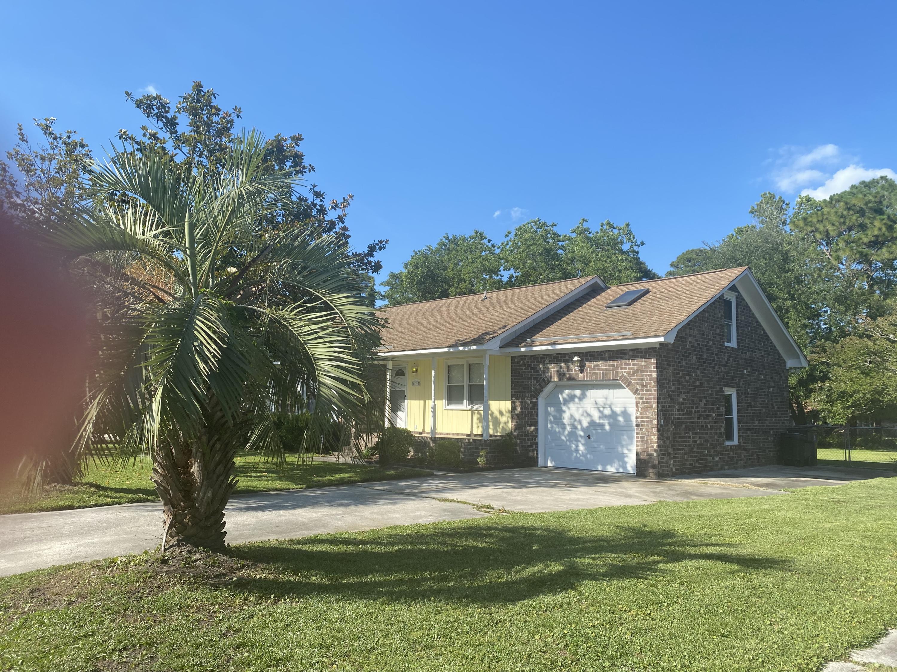 125 Wheeler Road Summerville, SC 29486 - Photo 2 of 40 Front angle