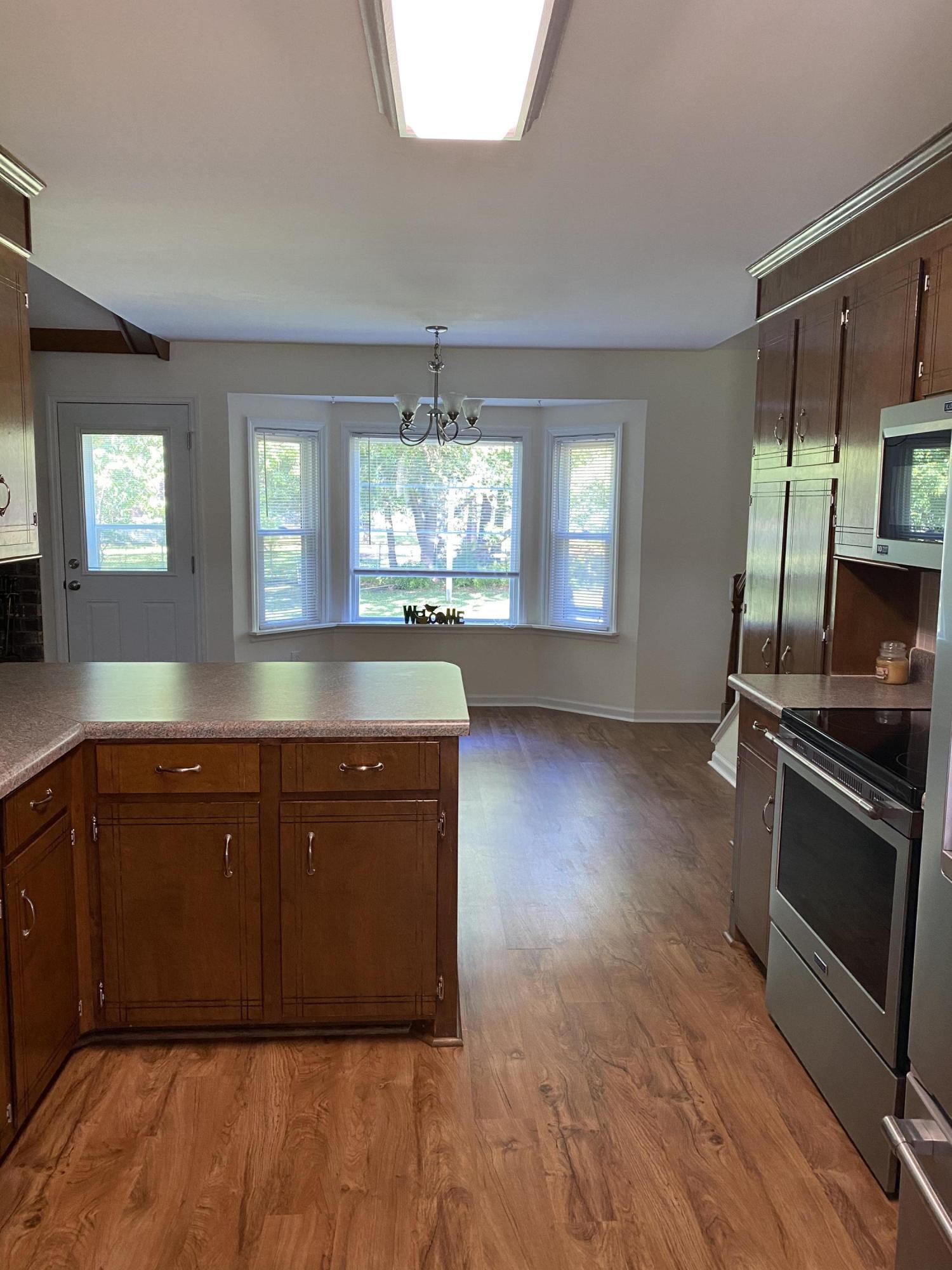 125 Wheeler Road Summerville, SC 29486 - Photo 11 of 40 Kitchen 2, towards dining