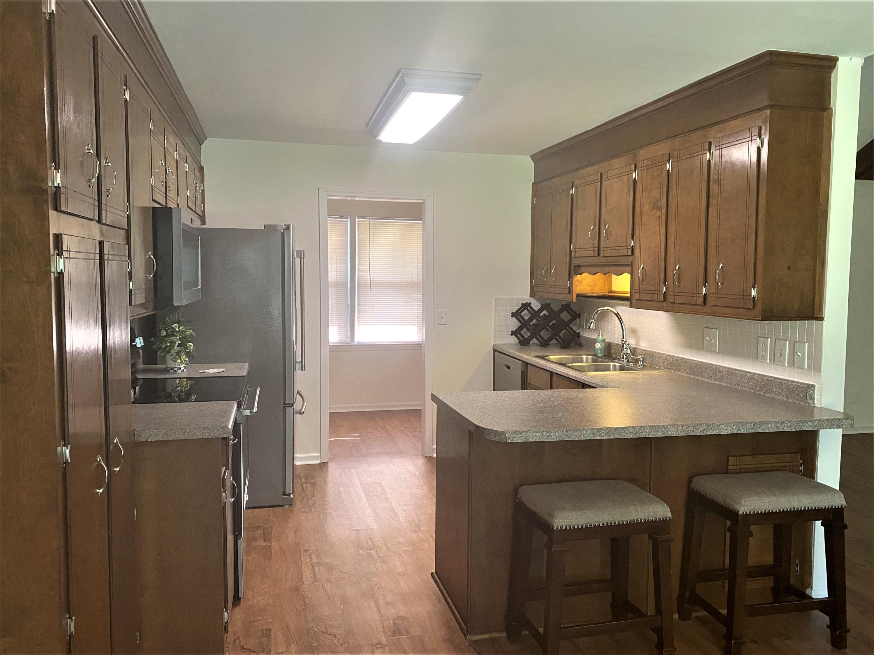 125 Wheeler Road Summerville, SC 29486 - Photo 12 of 40 Kitchen