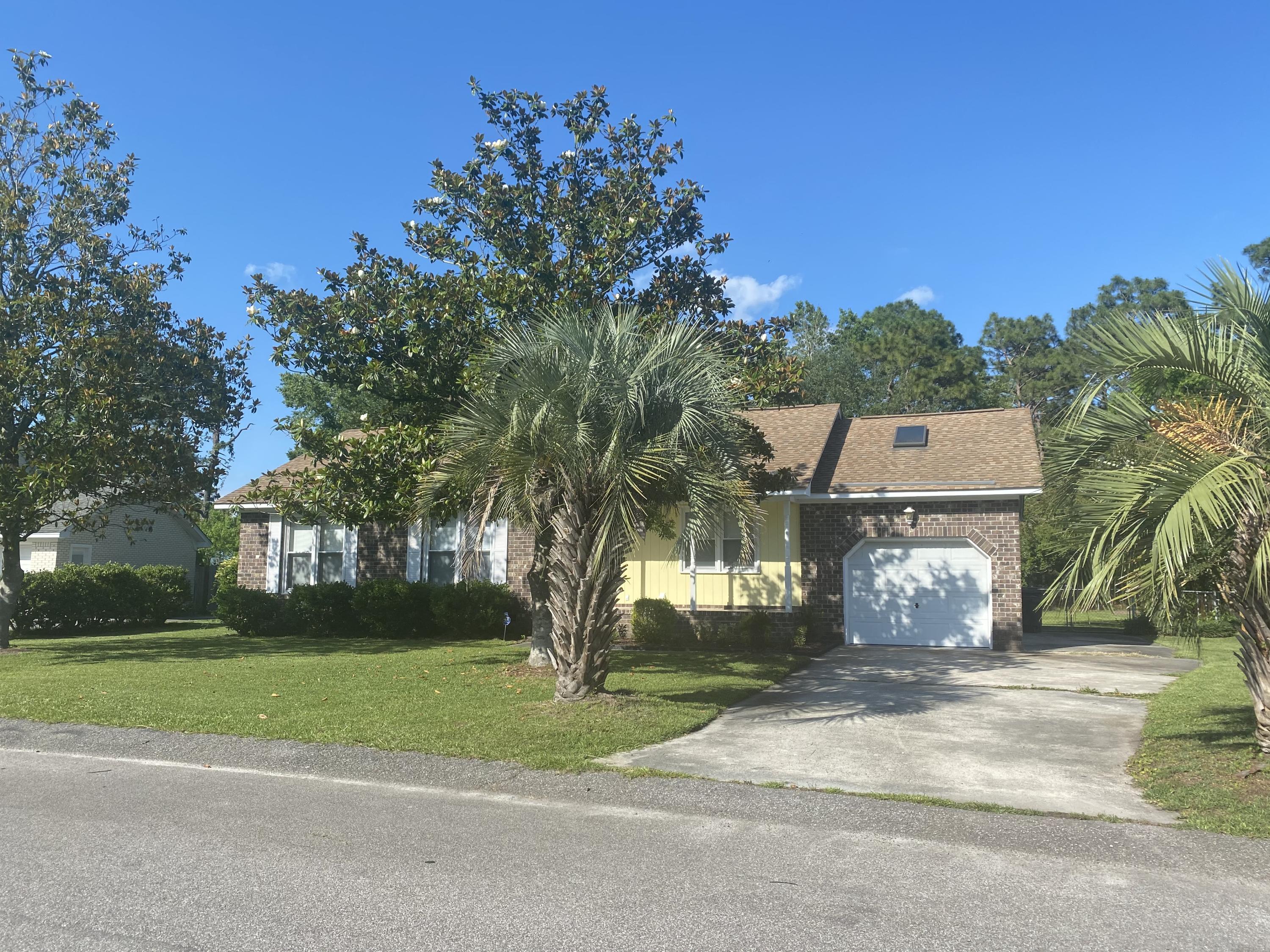 125 Wheeler Road Summerville, SC 29486 - Photo 3 of 40 Front 3