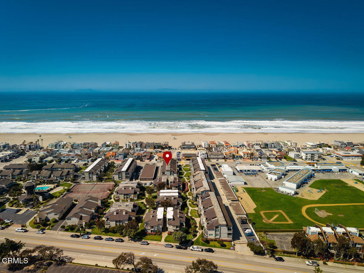 3064 Sunset Lane Oxnard, CA 93035 - Photo 39 of 50 a view of a city