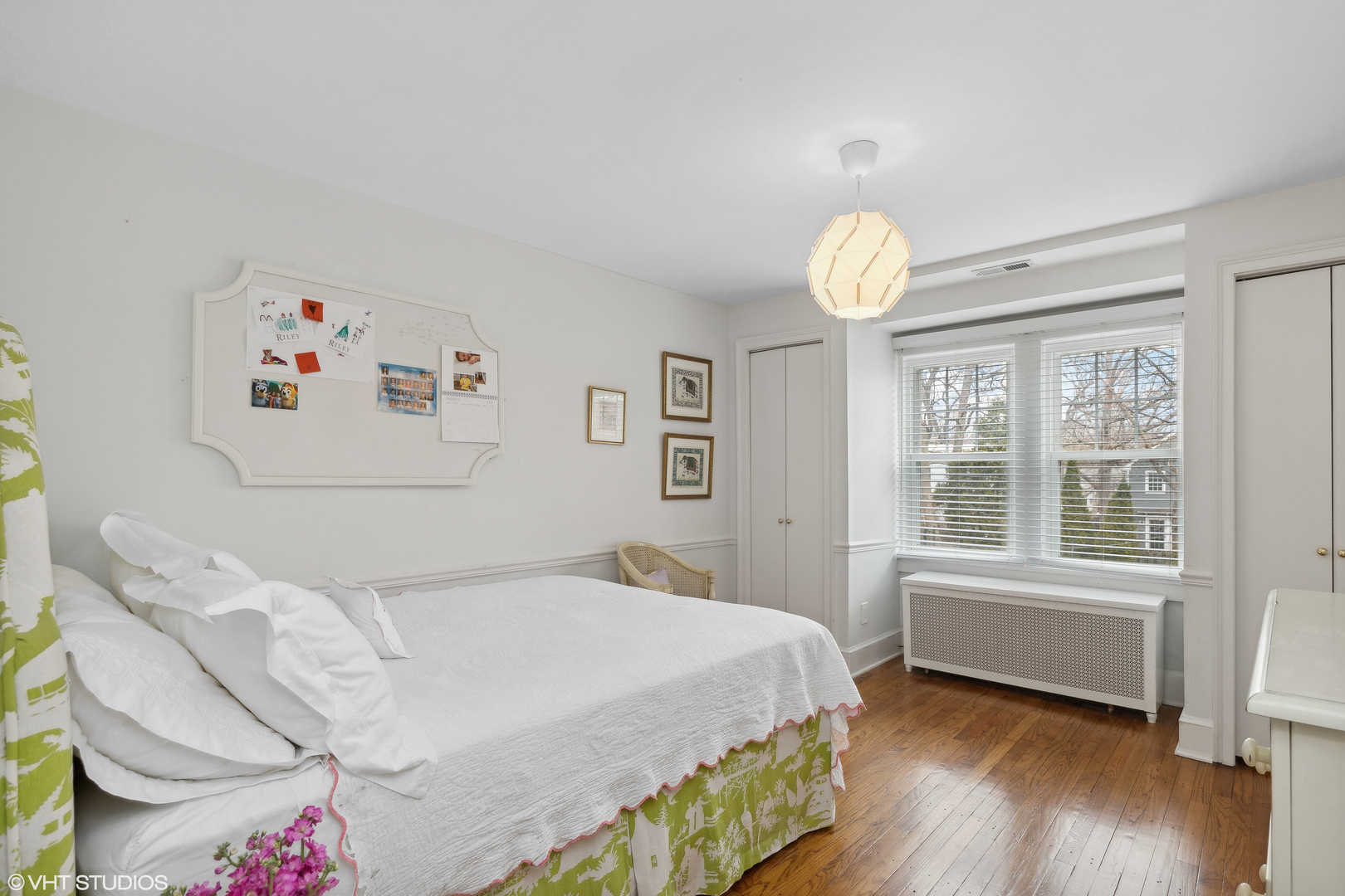 660 Northmoor Road Lake Forest, IL 60045 - Photo 15 of 24 a bedroom with a bed and a window