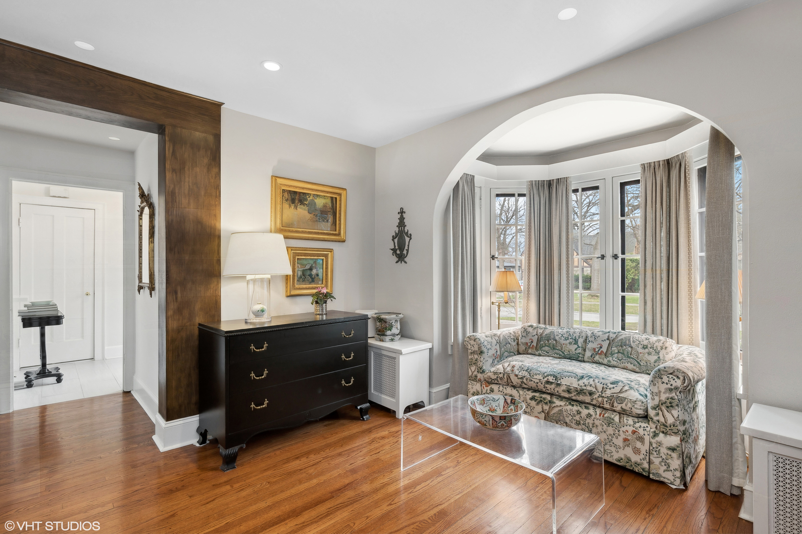 660 Northmoor Road Lake Forest, IL 60045 - Photo 9 of 24 a living room with furniture and a window