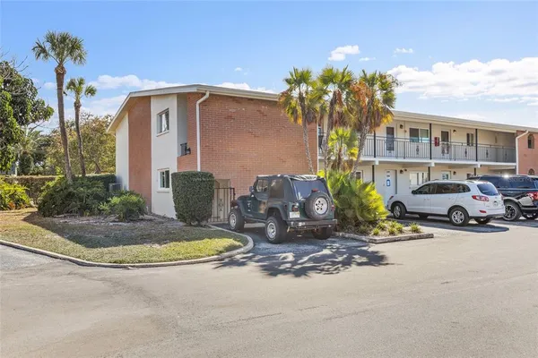 $1,900 | 4580 Overlook Drive Northeast, Unit 293, St. Petersburg, FL 33703