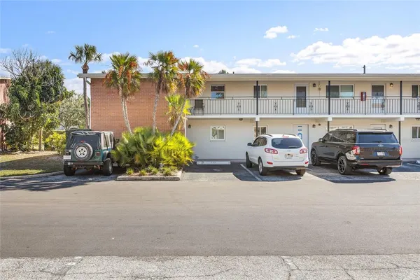 $2,000 | 4580 Overlook Drive Northeast, Unit 293, St. Petersburg, FL 33703