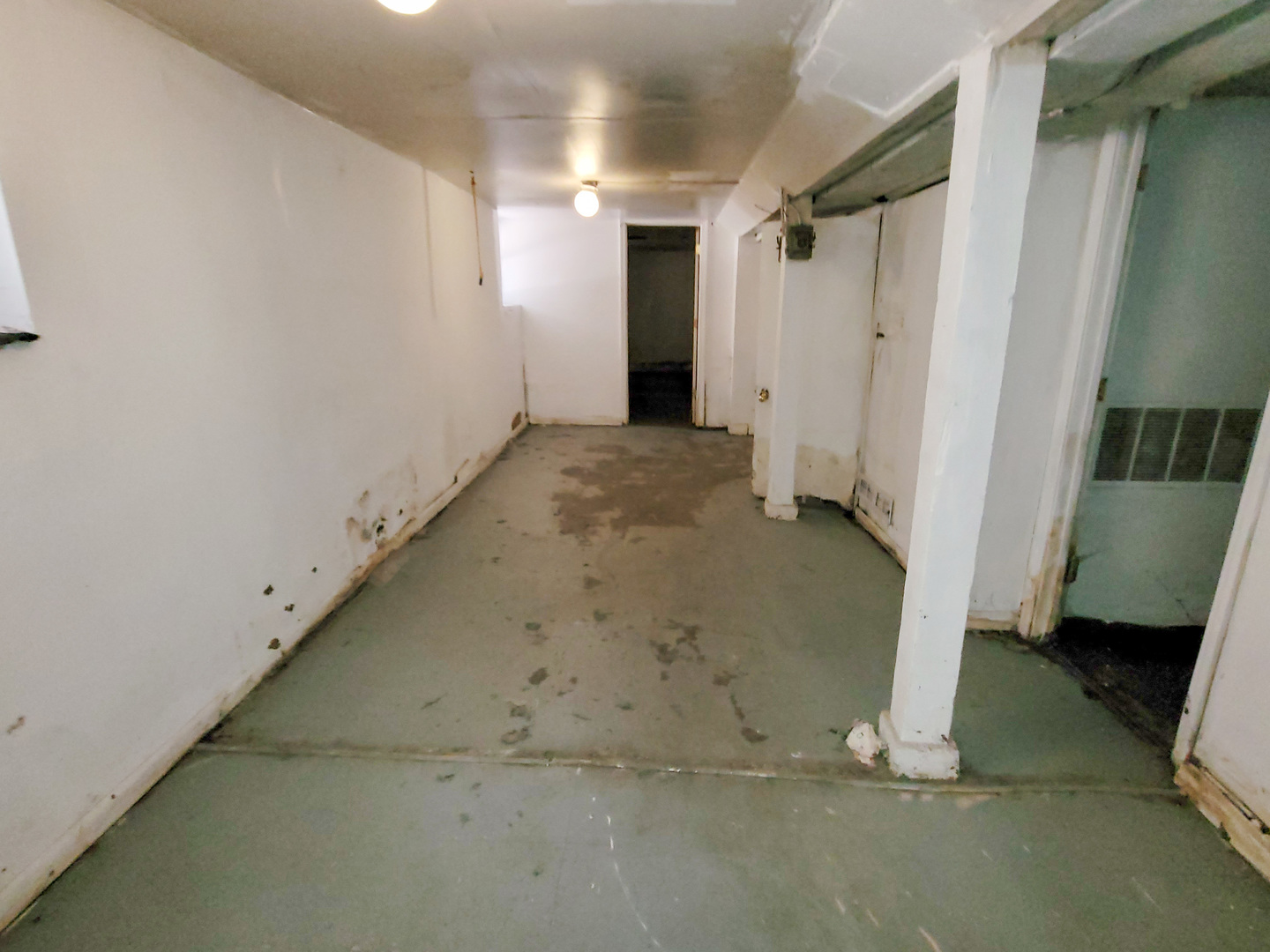 2641 West 69th Street Chicago, IL 60629 - Photo 16 of 16 a view of a garage