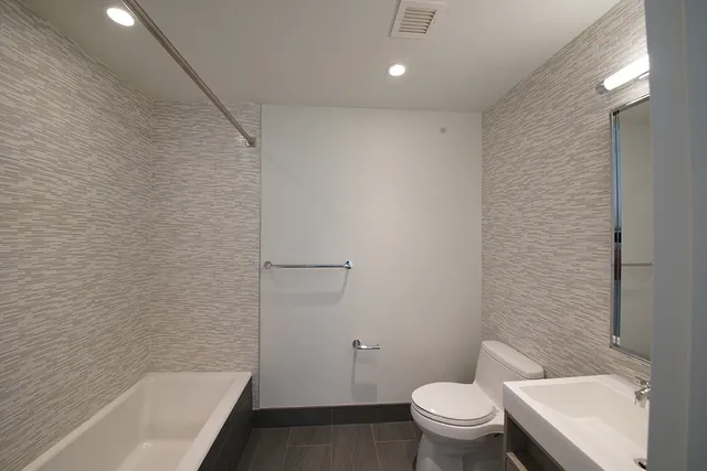 $5,695 | 555 10th Avenue, Unit 33F | Hudson Yards