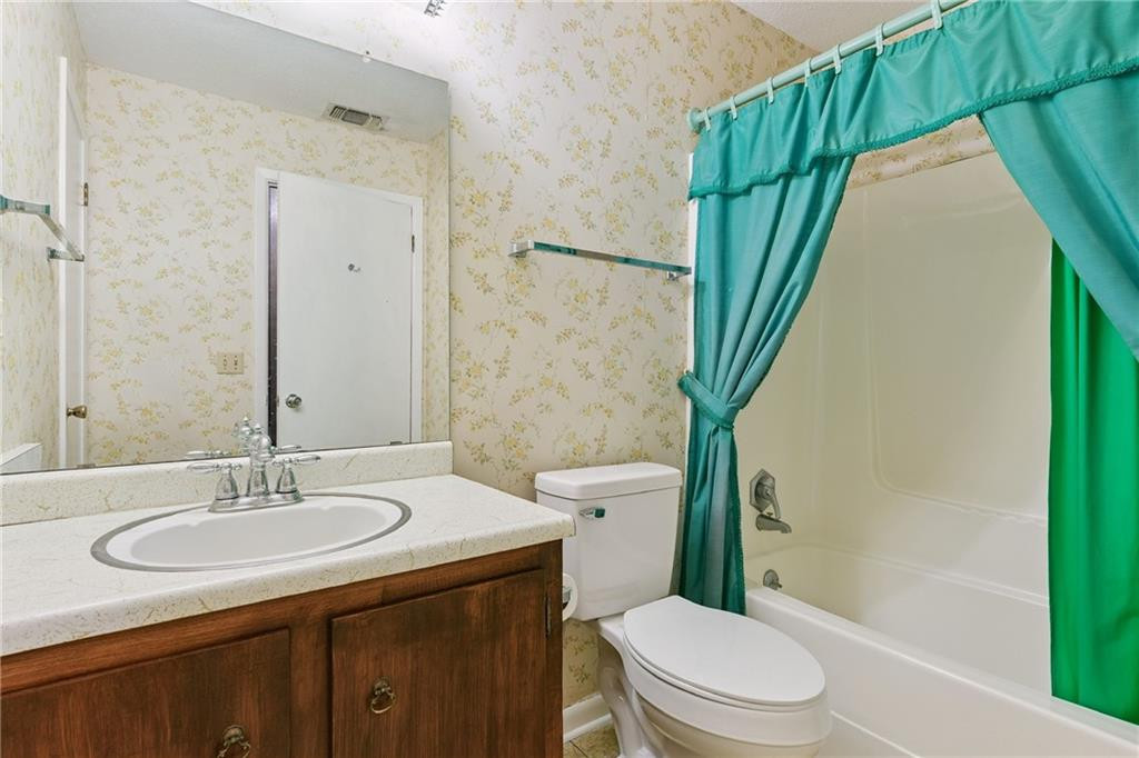 202 Oak Road Brunswick, GA 31525 - Photo 11 of 37