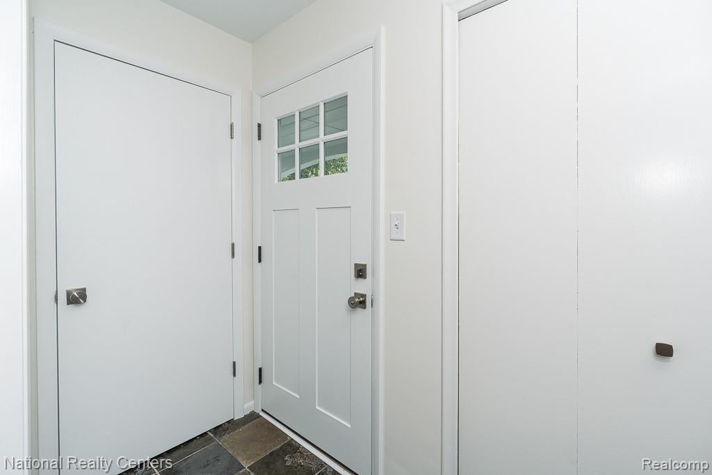 144 West Maryknoll Road Rochester Hills, MI 48309 - Photo 7 of 38 Gallery Image 7