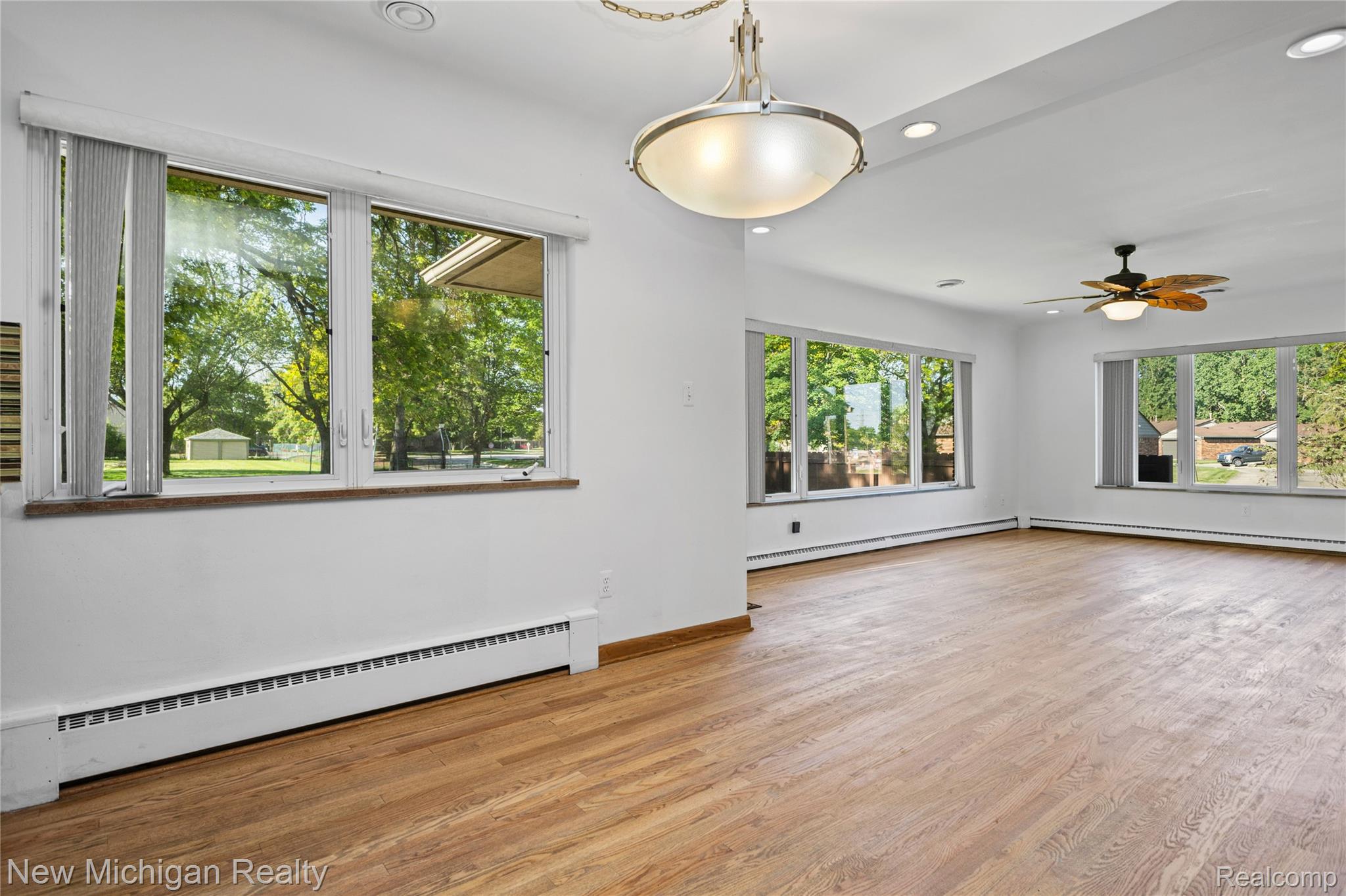 8359 Chicago Road South Warren, MI 48093 - Photo 23 of 74